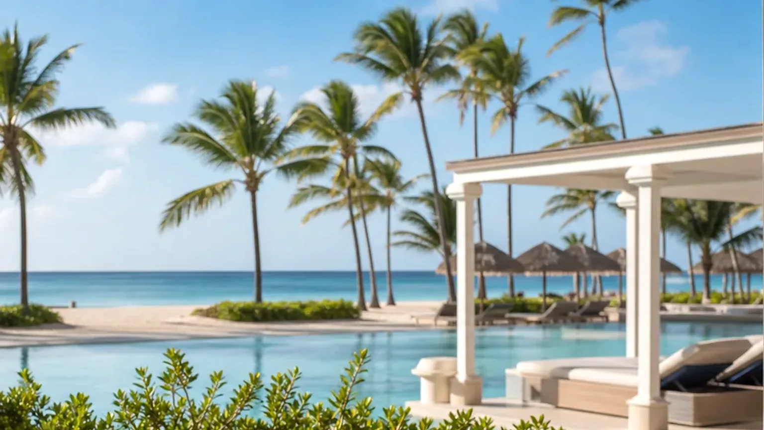 Cena fotográfica de piscina e praia de resort all inclusive em Punta Cana.