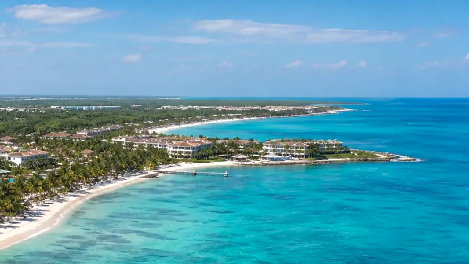 Vista fotográfica de praia e costa em Punta Cana para contextualizar Playa Blanca.